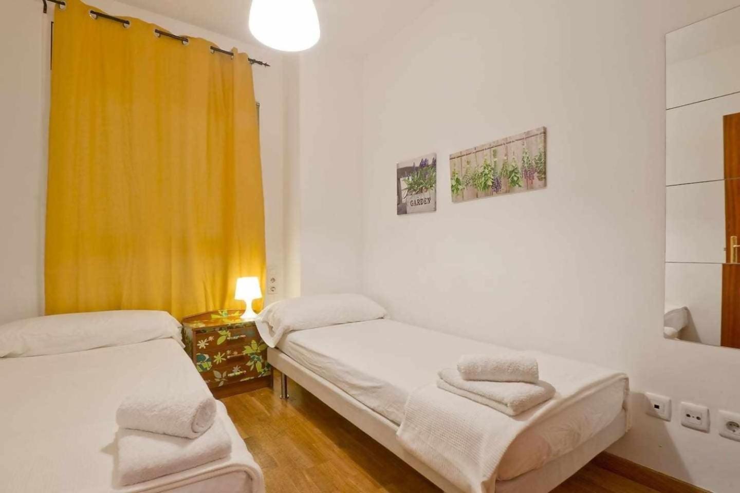 Comfortable 4 Rooms 2Bath W Balcony Barcelona Buitenkant foto