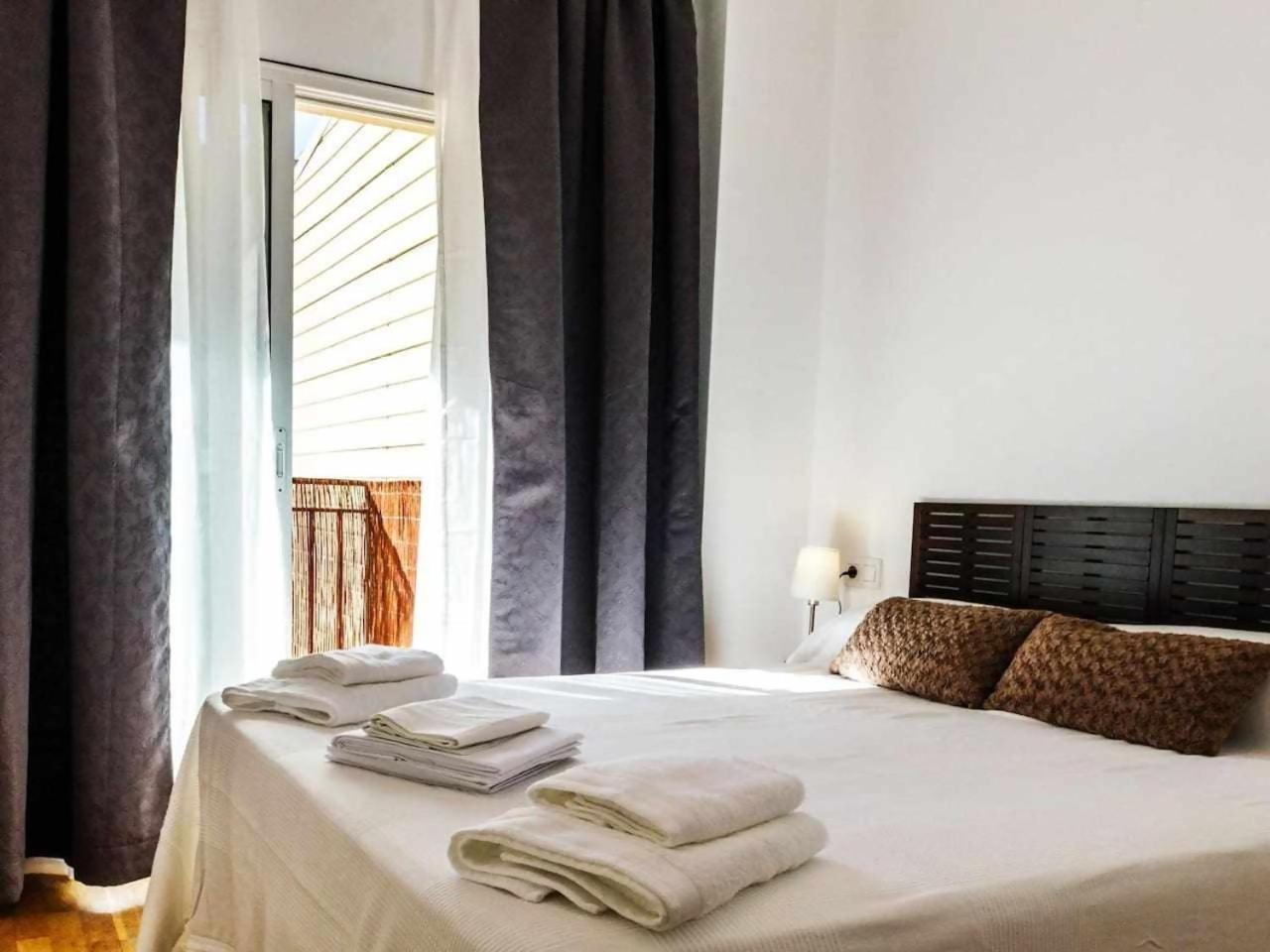 Comfortable 4 Rooms 2Bath W Balcony Barcelona Buitenkant foto